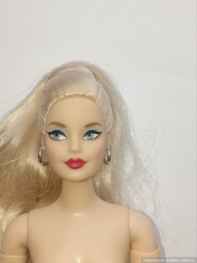 Гибрид головы Барби 60 Anniversary на йоготеле (фото 3)
