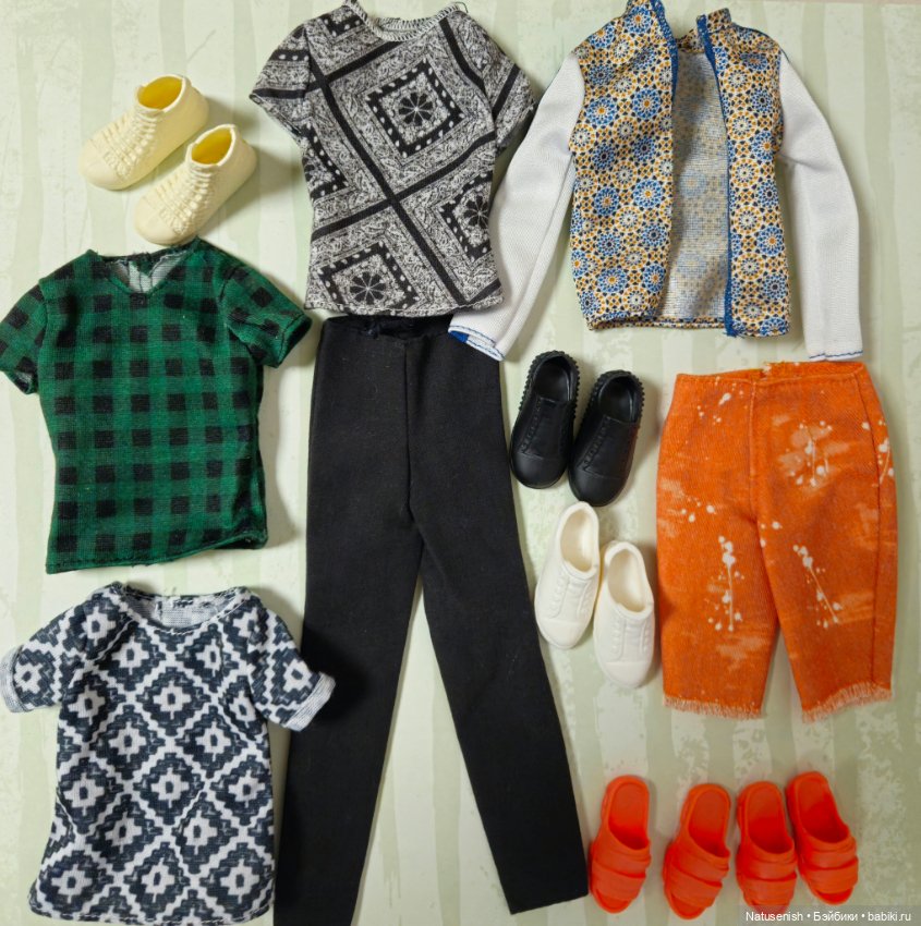 Лот одежды и обуви от Mattel для Кена