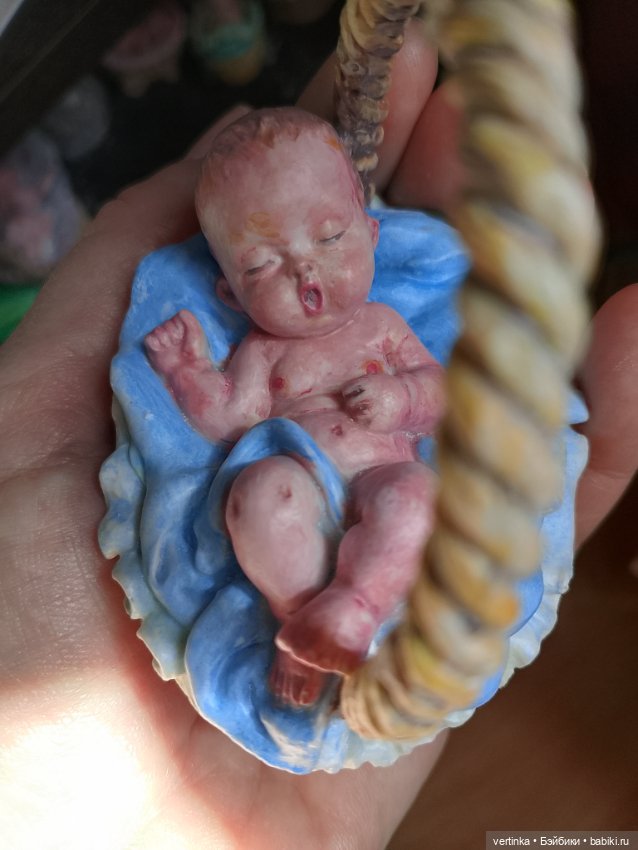 Фигурка младенец в корзинке (фото 8)