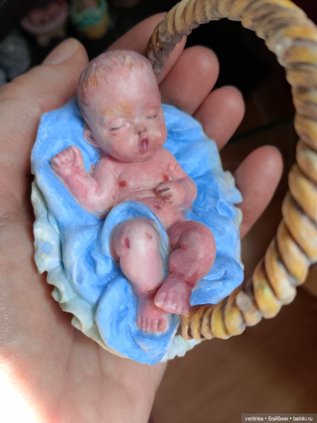 Фигурка младенец в корзинке (фото 7)