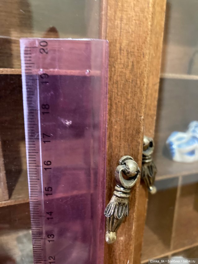 Шкаф - витрина для миниатюр, винтаж (фото 8)