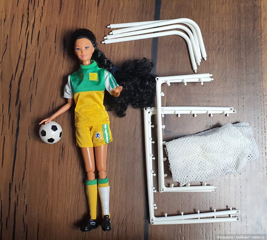 Продам винтажную Barbie футболистку 1999 Молд Кира (фото 4)