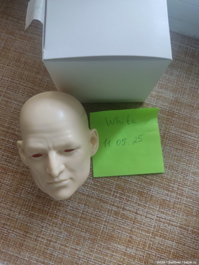 Продам голову Педро Паскаля