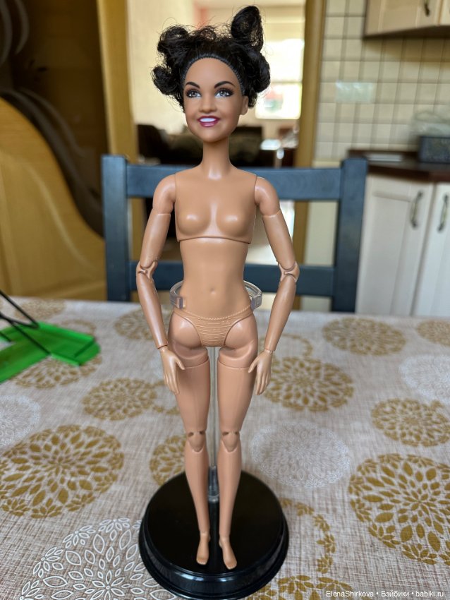 Barbie Лаура Фернандес на теле мтм