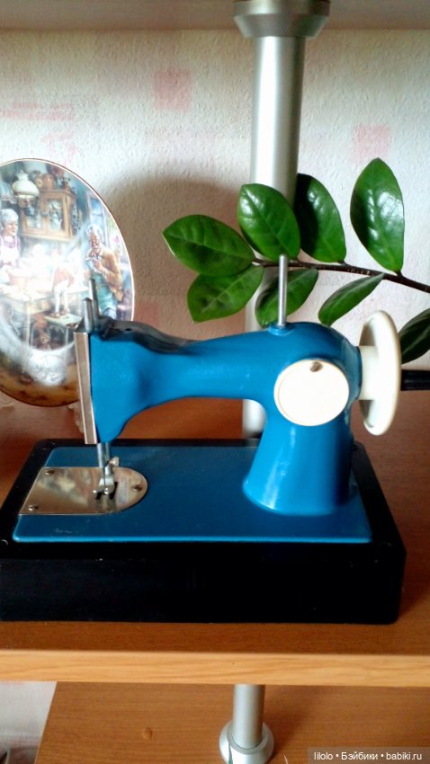 Винтажная швейная машинка для ваших малышек