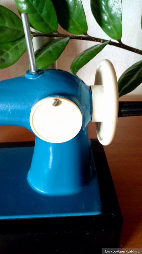 Винтажная швейная машинка для ваших малышек (фото 3)