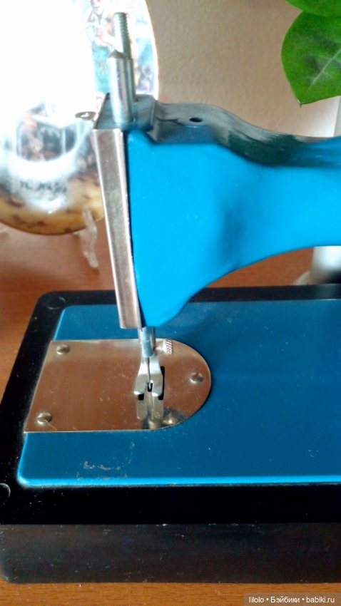 Винтажная швейная машинка для ваших малышек (фото 2)