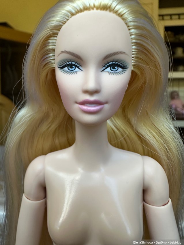 Barbie 2007 The most collectible doll in the world на теле мтм (фото 6)