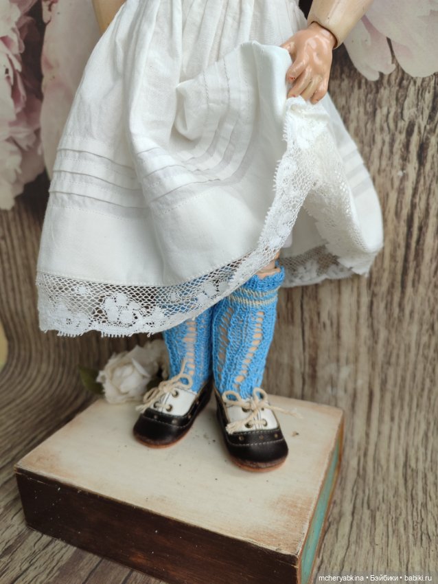 Гольфы для "кабинетных" антик. кукол. Скидка