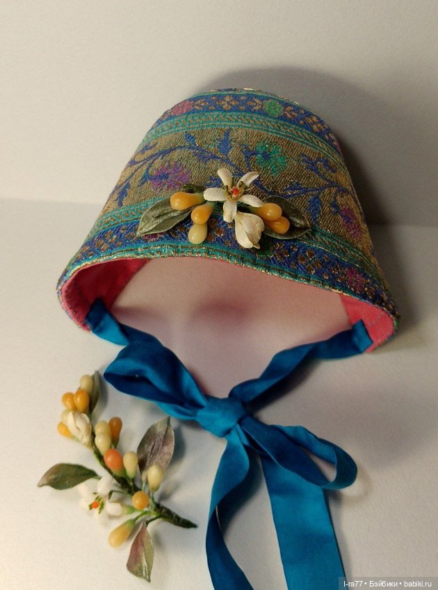 Бонет из шелка для куклы ОГ 22-23см (фото 5)