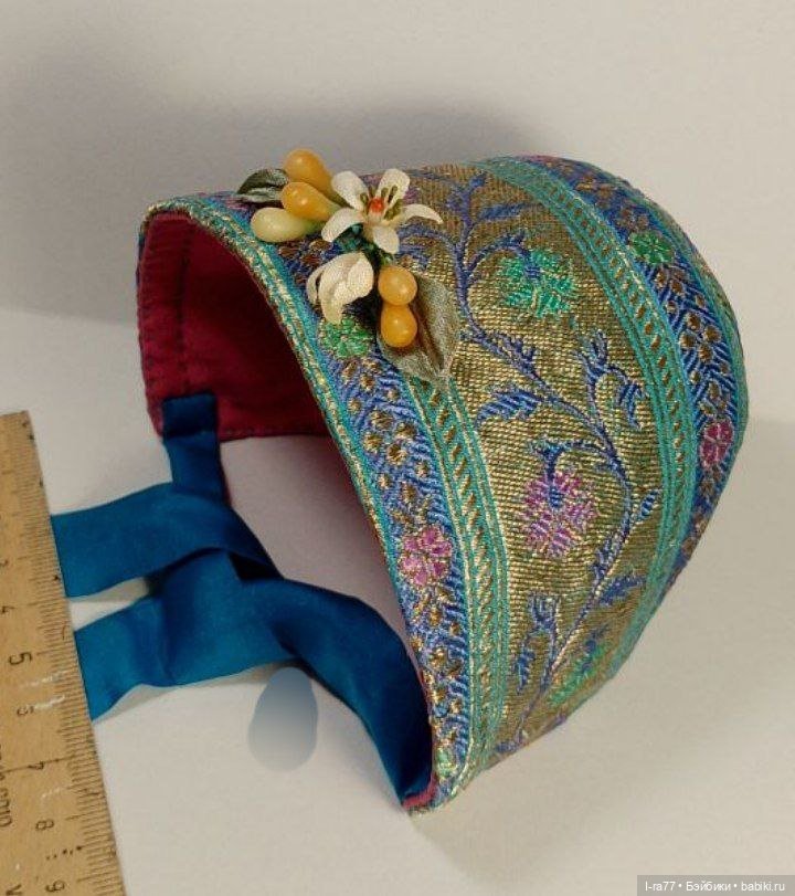 Бонет из шелка для куклы ОГ 22-23см (фото 4)