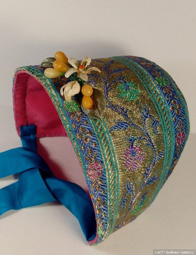 Бонет из шелка для куклы ОГ 22-23см (фото 2)