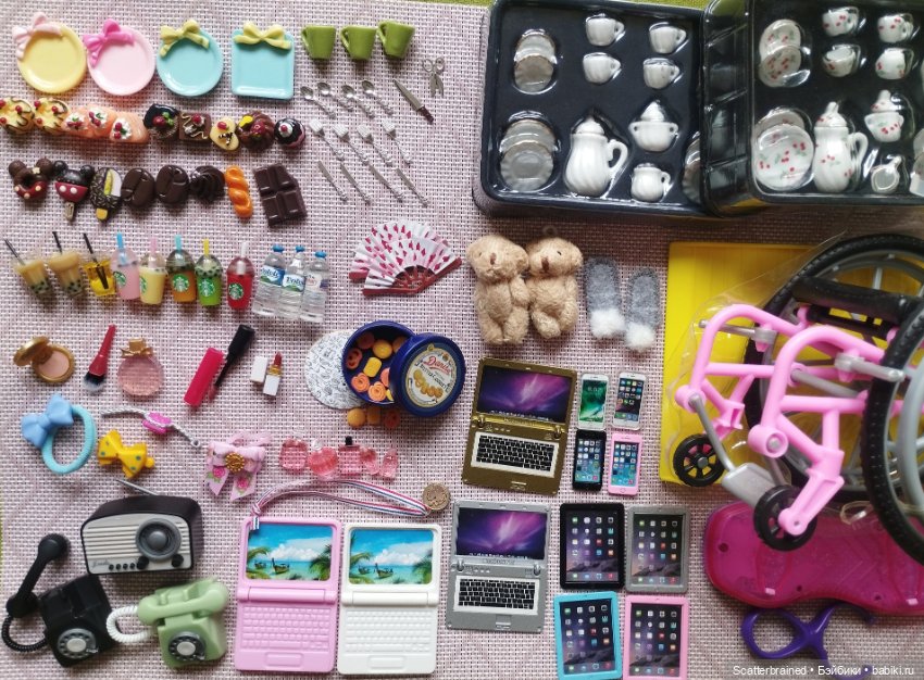 Аксессуары для Барби: гаджеты, еда, посуда