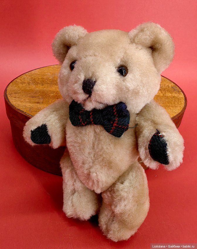 Мишка с бабочкой. Германия