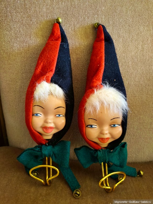 Два парных арлекинчика-вешалочки