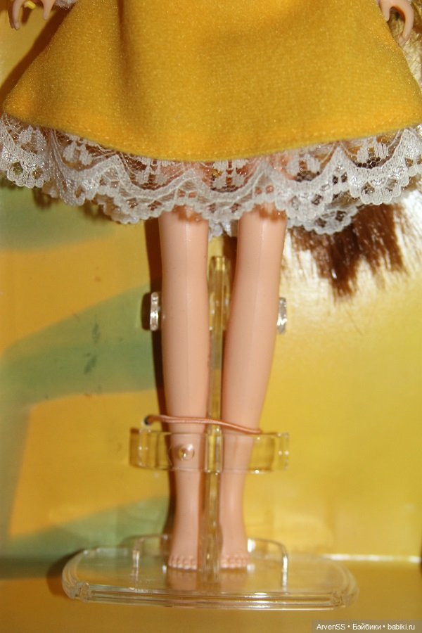 Винтажная Дженни из второй серии Calendar Girl 1998 Birth Flower — Freesia (фото 7)