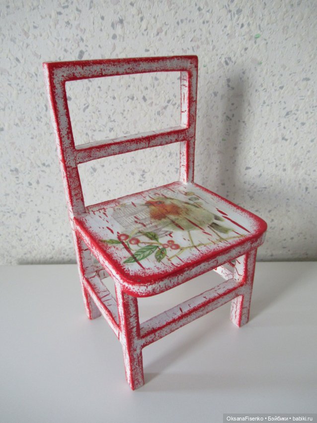 Стульчик для куклы в технике декупаж