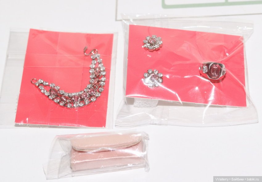 Аксессуары от Pink Of Perfection Poppy