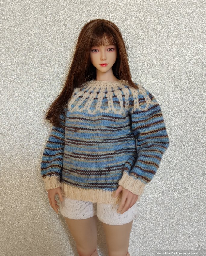 Меланжевый джемпер-лопапейса и ажурный джемпер