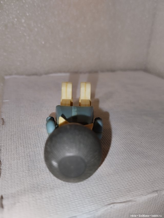 Человечек из колкого пластика (фото 6)