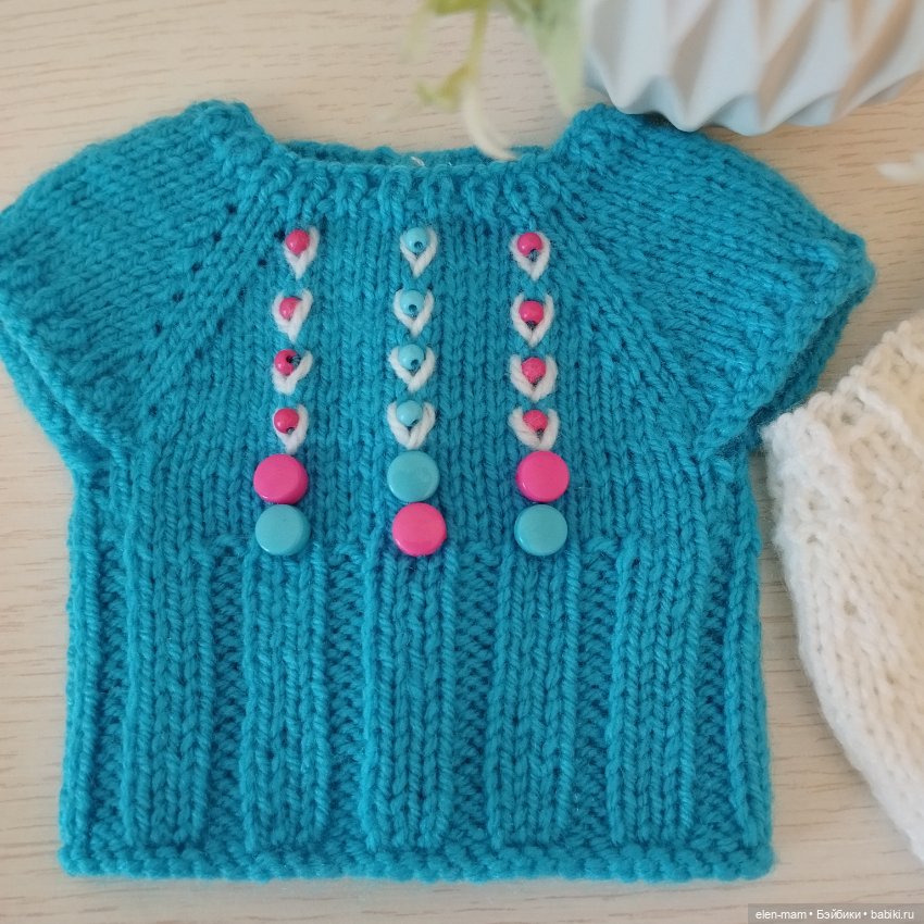 Вязаные костюмчики для кукол 45-50 см (фото 5)