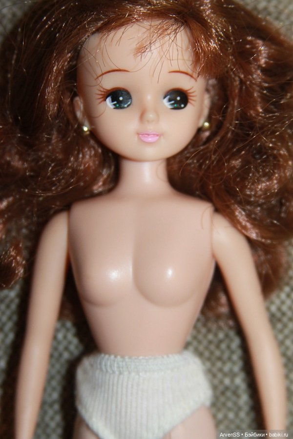Сероглазая Licca-chan с каштановыми волосами раннего 4 поколения компании Такара (фото 4)