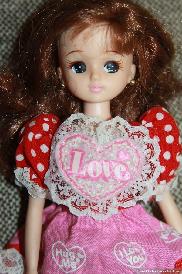 Сероглазая Licca-chan с каштановыми волосами раннего 4 поколения компании Такара