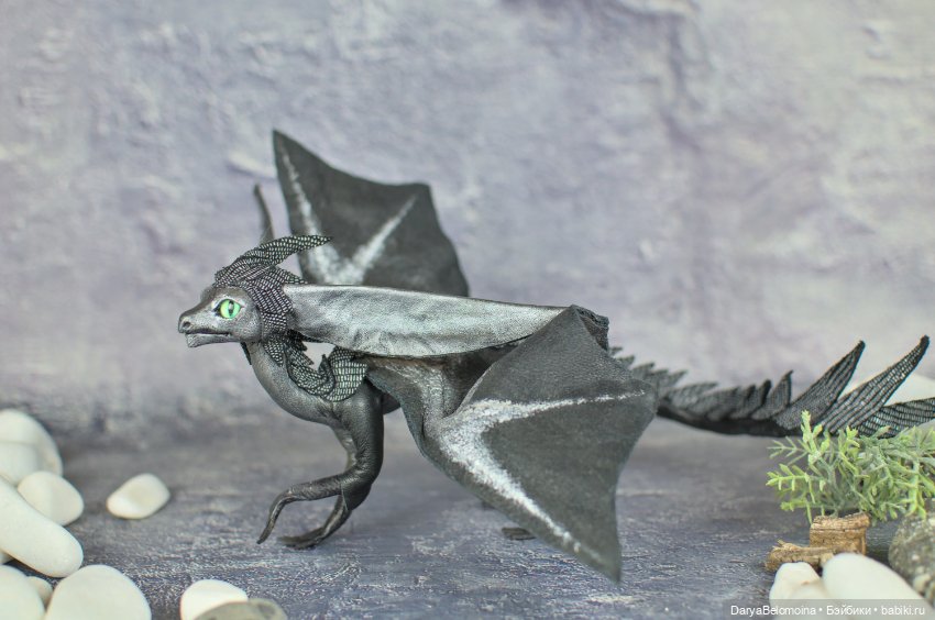 Дракон серебристо-черный — Авторские игрушки (фото 3)