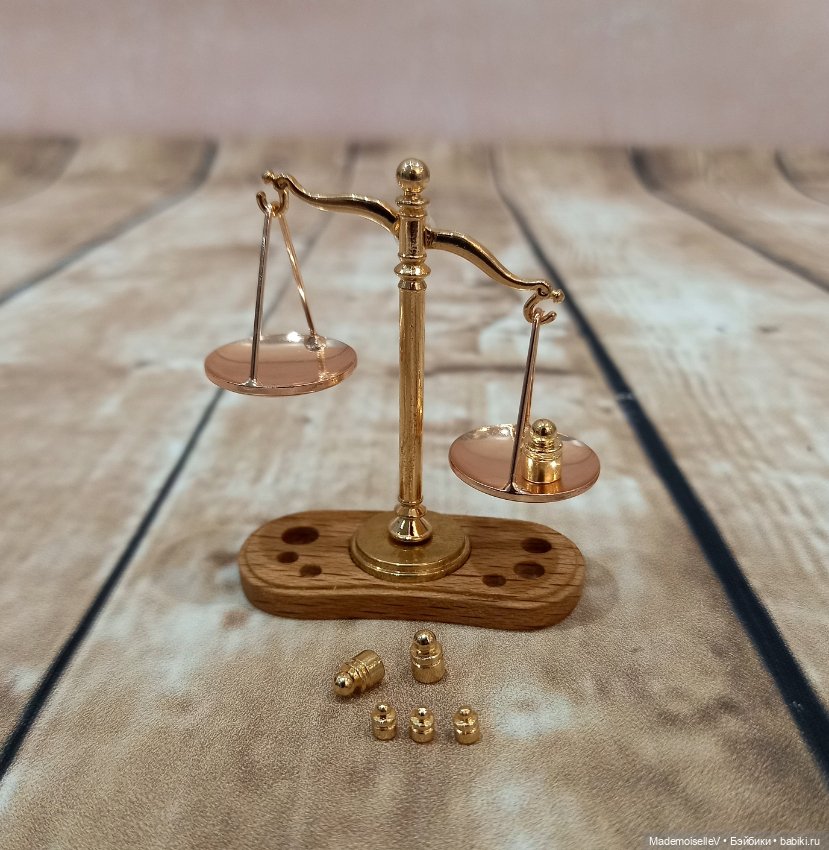 Весы ретро с гирьками — Миниатюра для кукол