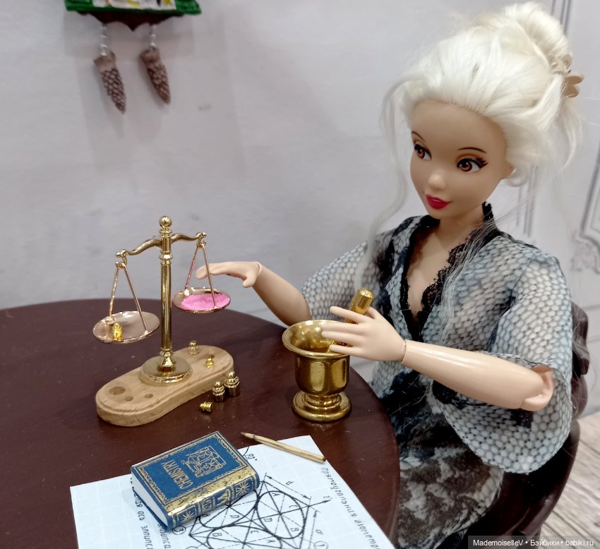 Весы ретро с гирьками — Миниатюра для кукол (фото 2)