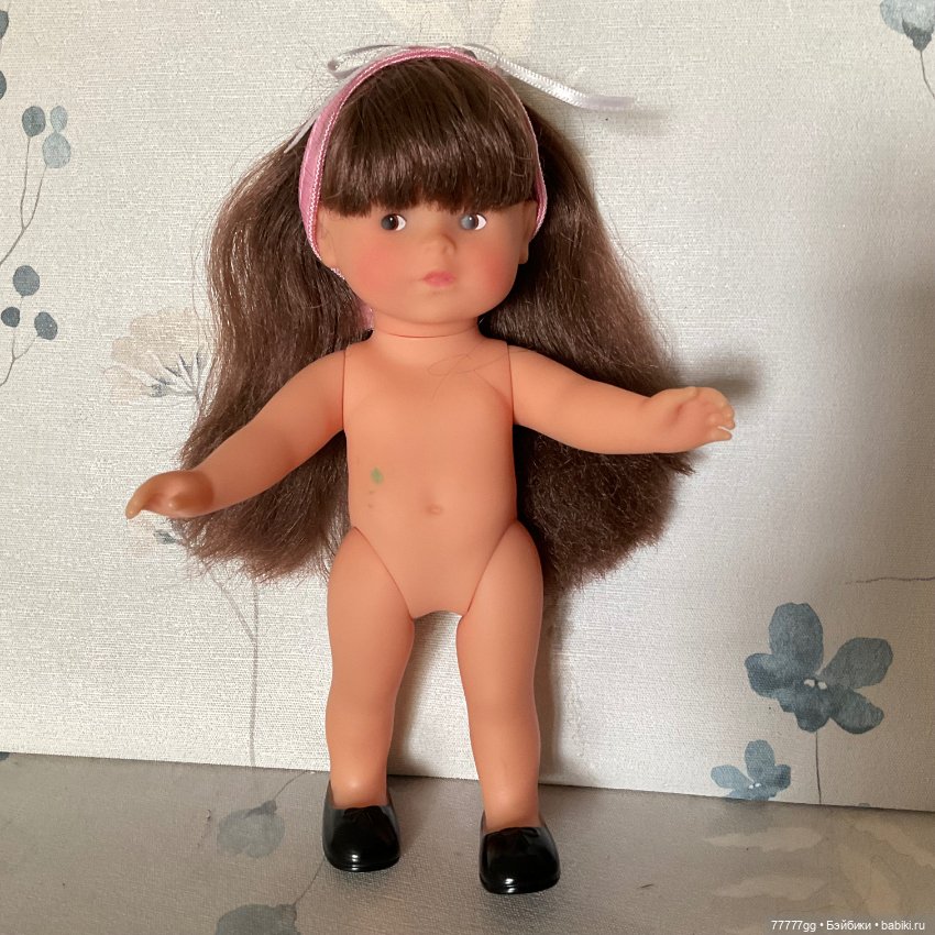 Скромная французская малышка (фото 7)