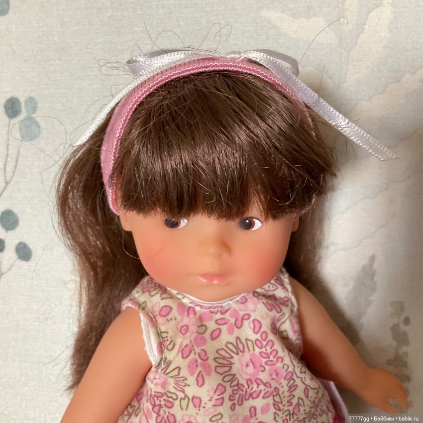 Скромная французская малышка (фото 2)