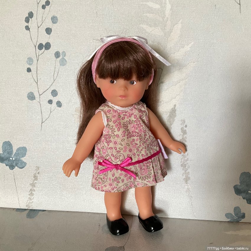 Скромная французская малышка (фото 4)