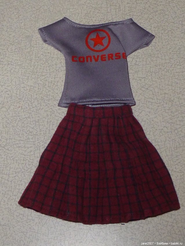 Аутфит Handmade для Барби, Поппи Паркер и других кукол 12 дюймов (футболка, юбка) (фото 2)