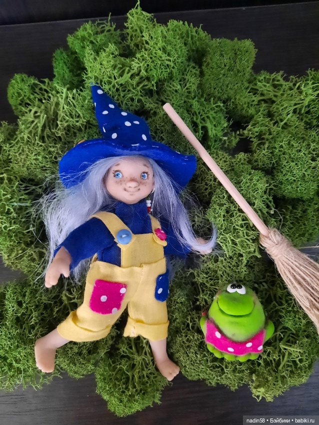 Маленькая ведьмочка с лягухой (фото 2)