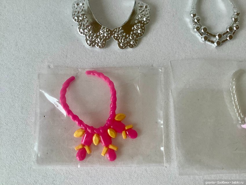 Лот молдированных колье бля барби (фото 3)