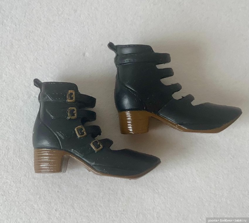 Полусапожки для блайз черные. сток