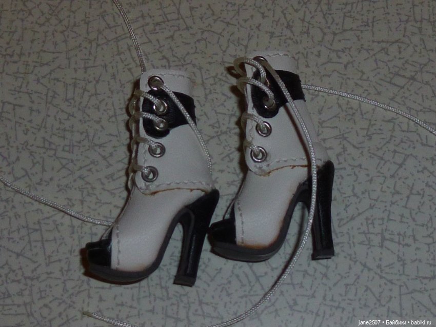 Обувь для Fashion royalty, Nu Face, Барби - ботинки - новые, не использовались - белые с черным (фото 2)