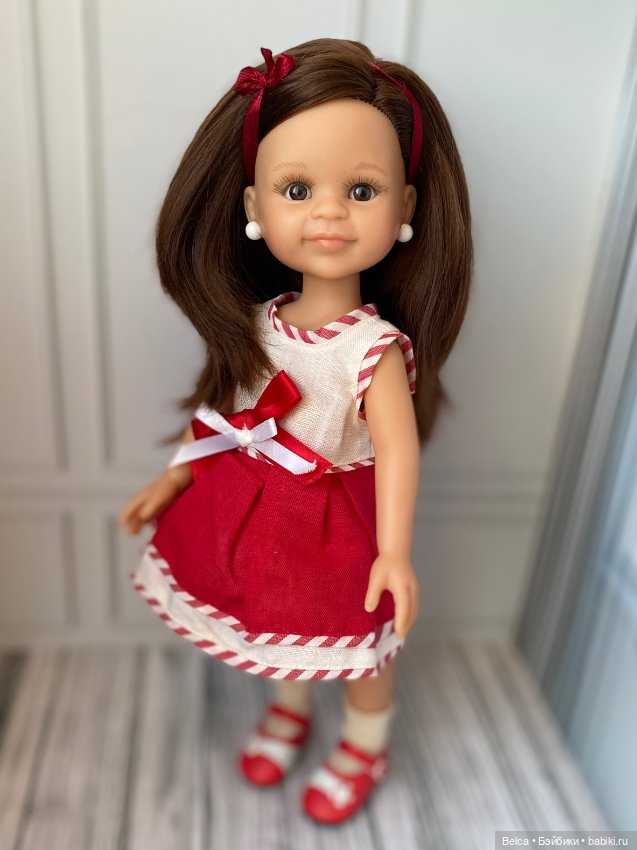 Клео с сережками Paola Reina