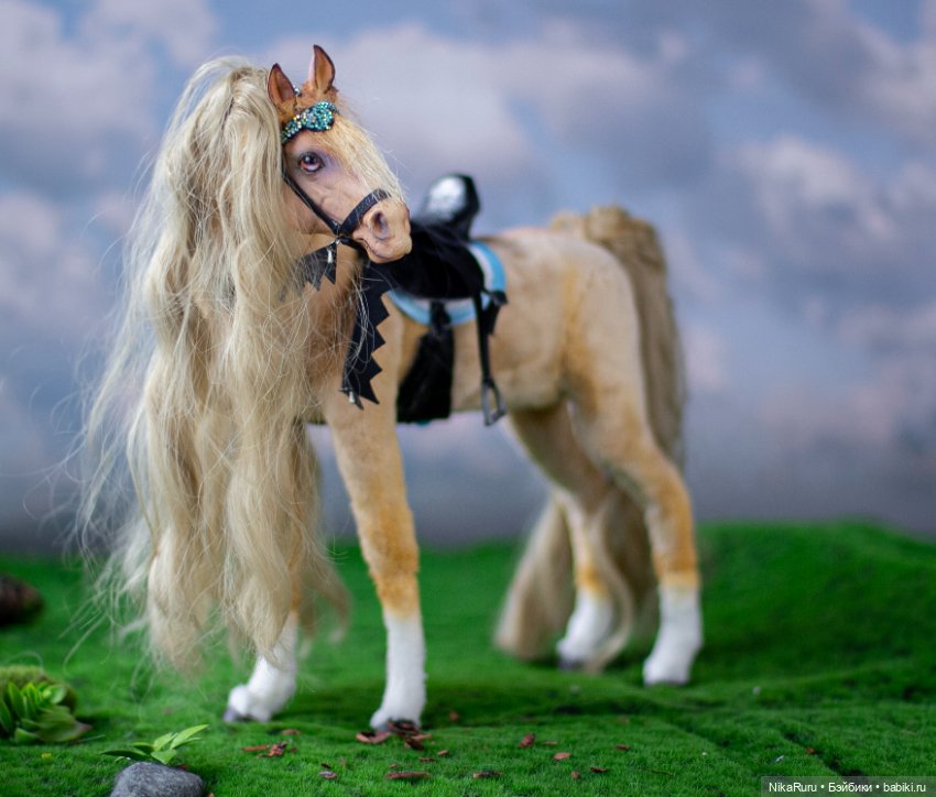 Лошадь для Барби, подвижная в смешанной технике, конь формат 1/6 (фото 4)