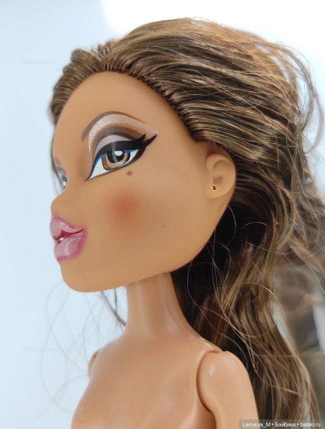 Шарнирная Братц Ясмин (Bratz 2010 Yasmin Party 10Th Anniversary) (фото 5)