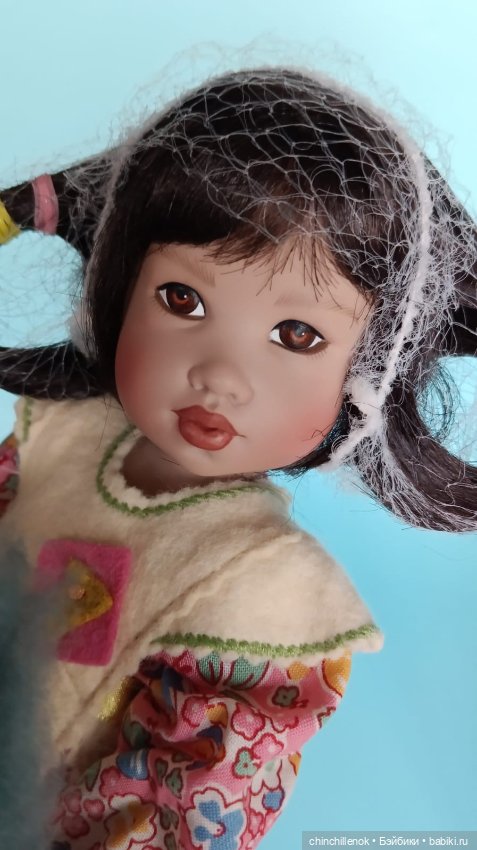 Яркая Bitty Bethany Belinda со своей куколкой от Helen Kish