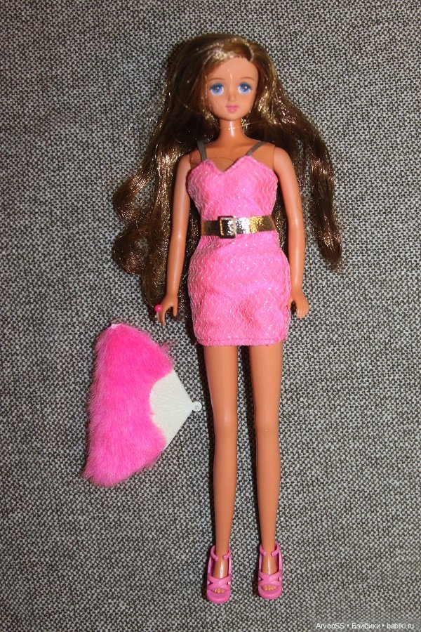 Первый выпуск подружки Дженни Джулианы компании Такара