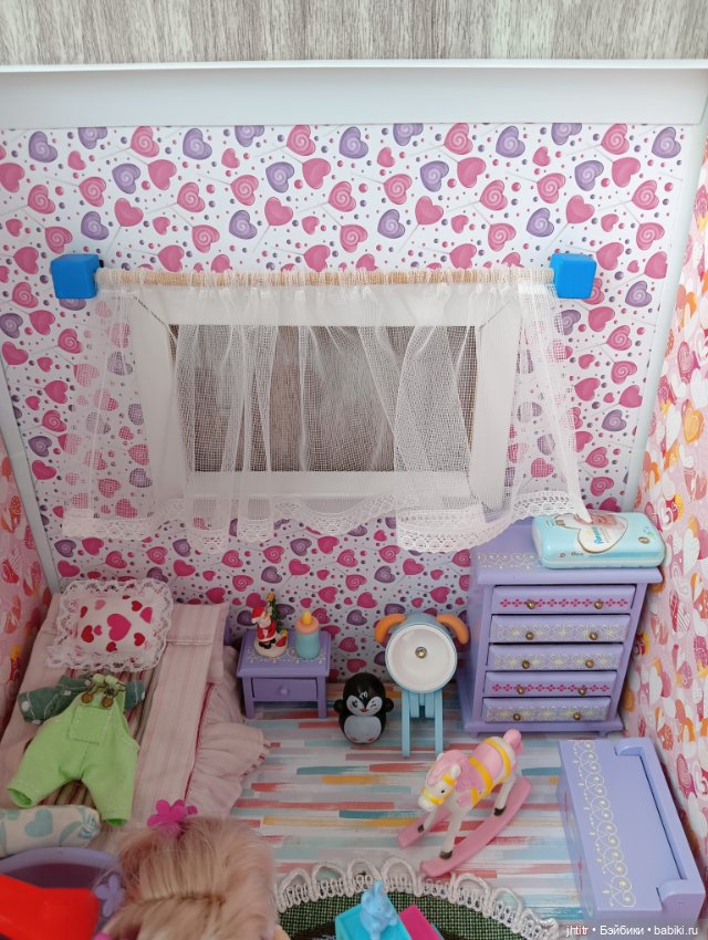 Комната с мебелью для шарнирной малышки (фото 2)