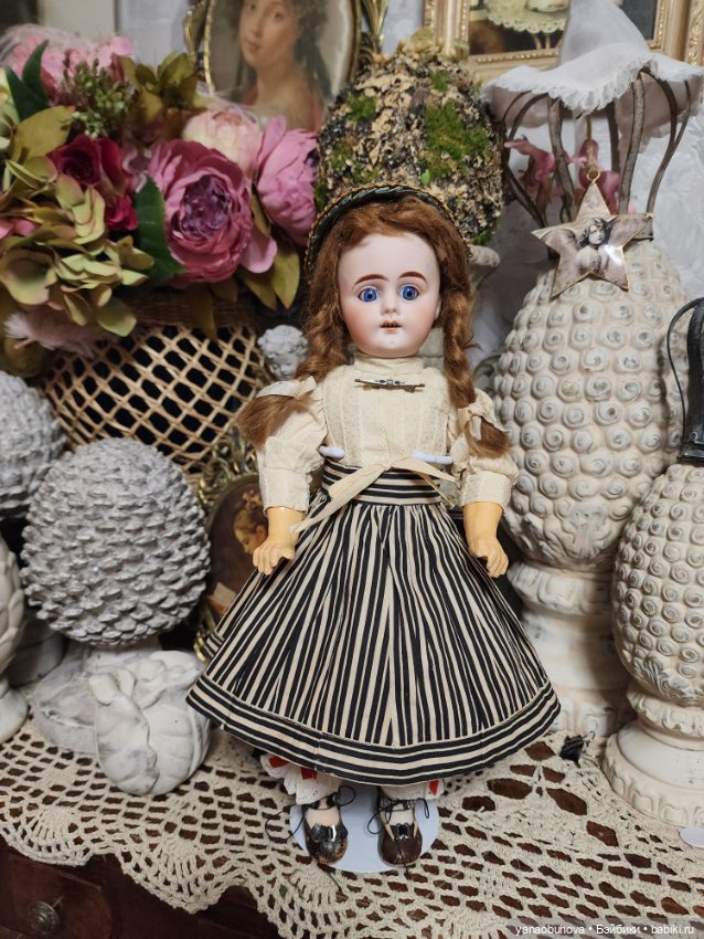 Ранняя антикварная куколка Сонненберг кабинетного размера (фото 9)