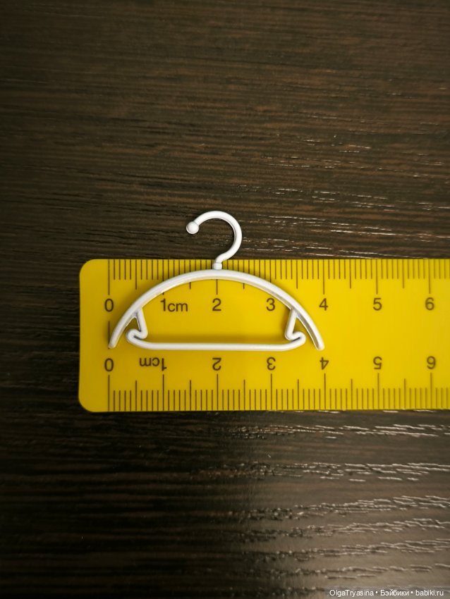 Вешалки (плечики) для кукольной одежды