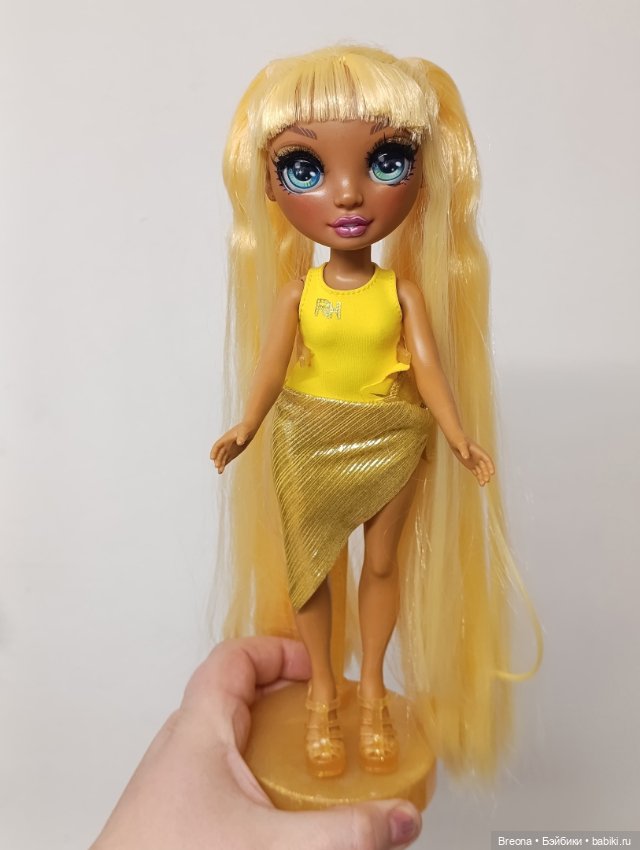 Санни пляжная Rainbow High (фото 6)