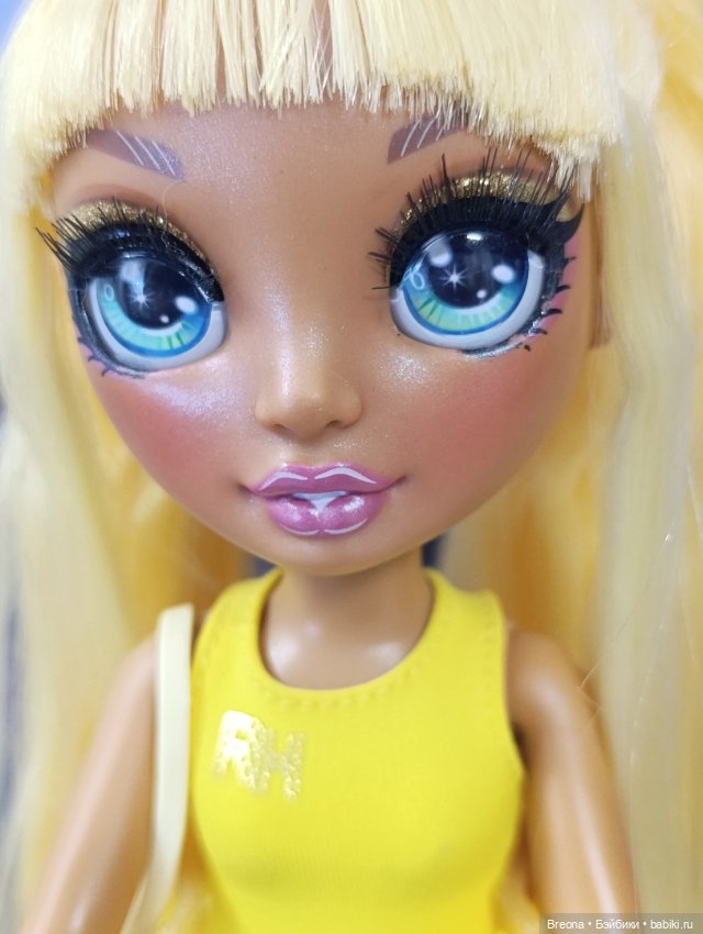 Санни пляжная Rainbow High (фото 4)