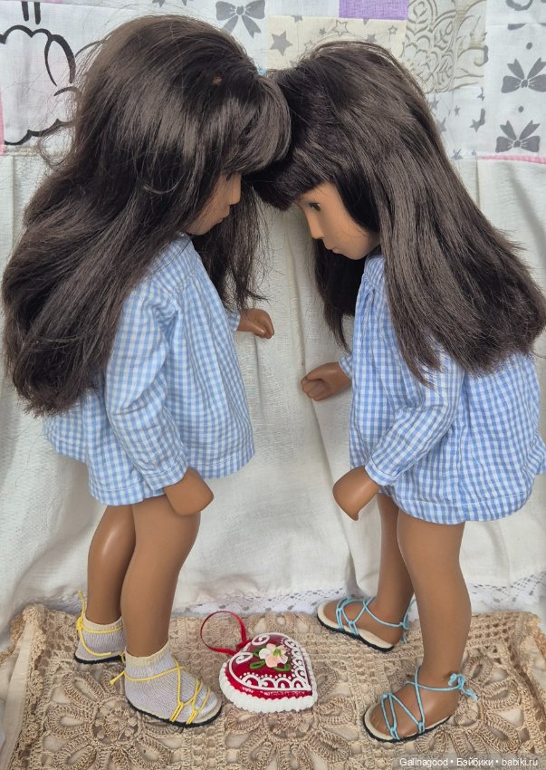 Брюнетка Sasha Morgenthaler