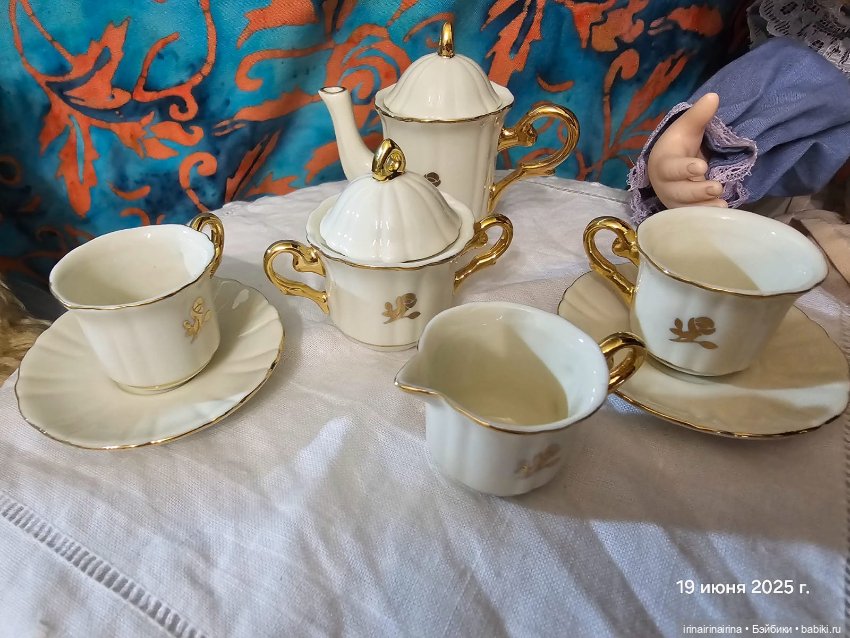 Фарфоровая кукла и чаепитие (фото 4)